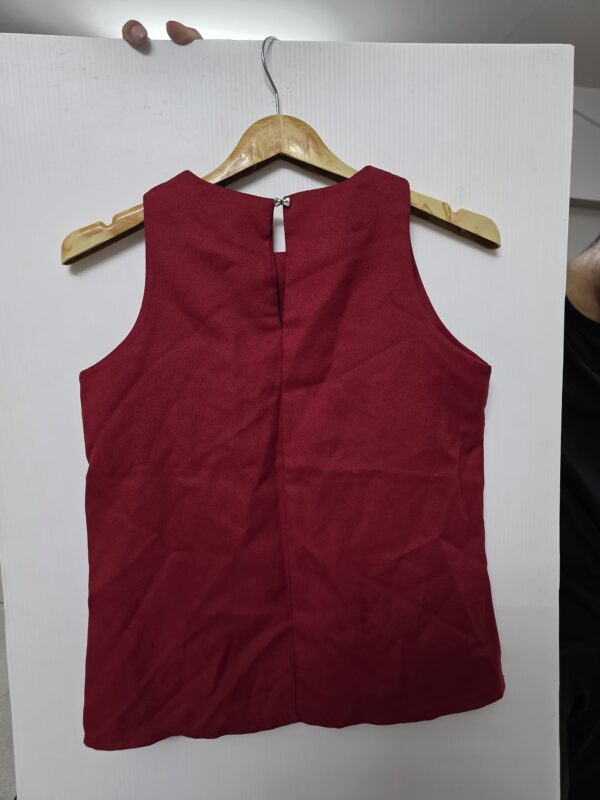 เสื้อตัดแขน